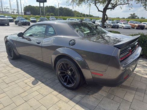 Used 2021 Dodge Challenger R/T Scat Pack RWD image 5