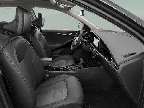 Certified 2025 Kia Niro LX FWD image 27