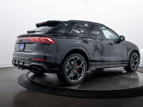 New 2026 Audi RS Q8 performance image 4