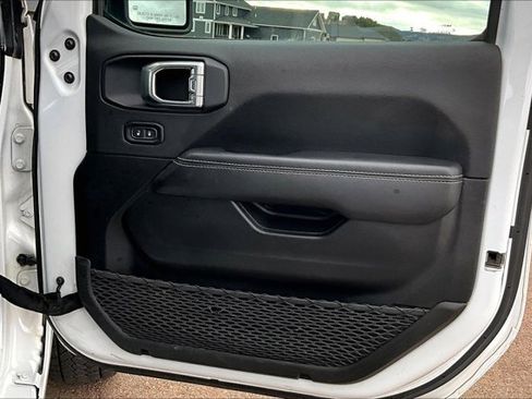 Used 2023 Jeep Gladiator Overland image 28