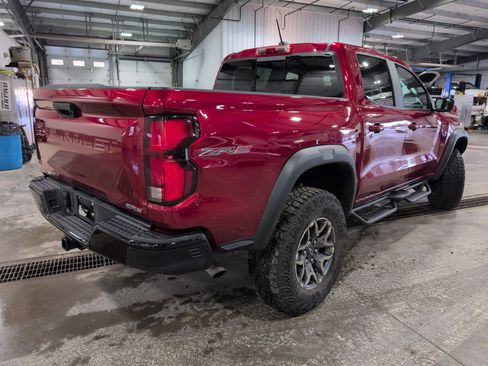 Used 2024 Chevrolet Colorado ZR2 image 3
