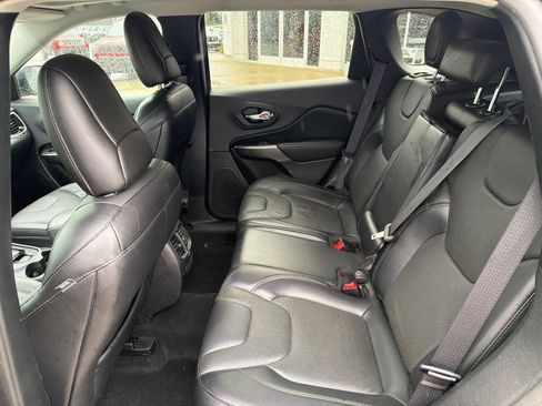 Used 2020 Jeep Cherokee Limited AWD/4WD image 19