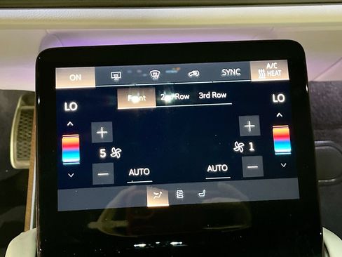 Used 2026 Cadillac Vistiq Sport AWD/4WD image 16