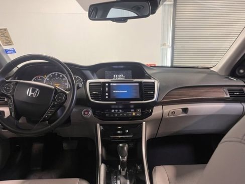 Used 2017 Honda Accord Touring image 20