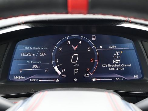 Used 2022 Chevrolet Corvette Stingray Premium Cpe w/ Z51 Performance Package image 28