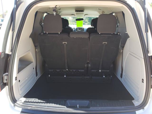 Used 2018 Dodge Grand Caravan SE w/ UConnect Hands-Free Group FWD image 7
