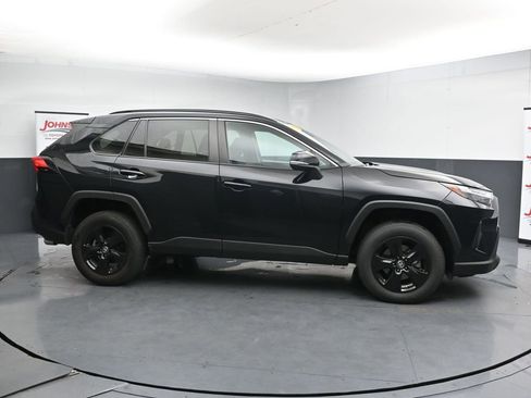 Used 2023 Toyota RAV4 XLE FWD image 9