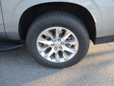 Used 2023 Chevrolet Suburban Premier RWD image 42