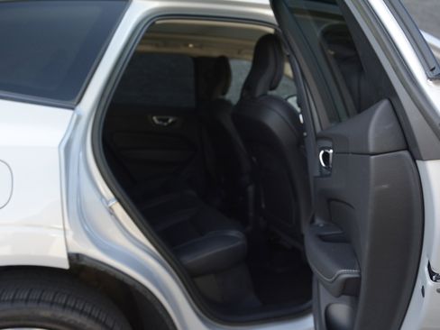 Used 2023 Volvo XC60 T8 Ultimate AWD/4WD image 29
