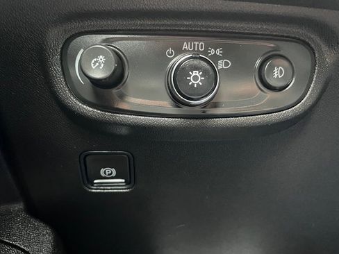 Used 2022 GMC Terrain SLT w/ Infotainment Package II image 26