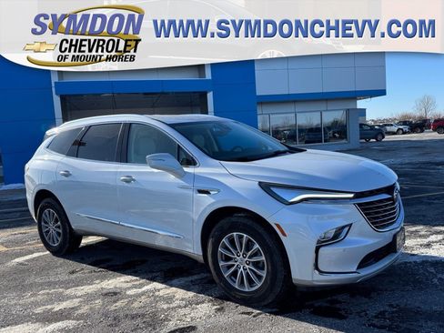 Used 2024 Buick Enclave Essence w/ Technology Package image 1