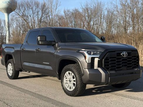 Used 2022 Toyota Tundra SR5 w/ SR5 Convenience Package AWD/4WD image 33