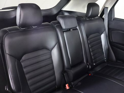 Used 2022 Ford Edge SEL w/ Convenience Package image 32