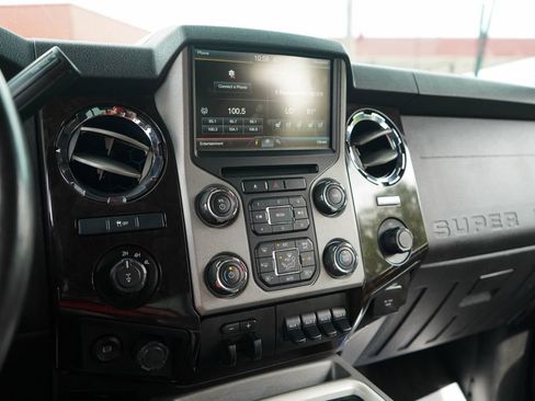 Used 2016 Ford F250 Platinum AWD/4WD image 7