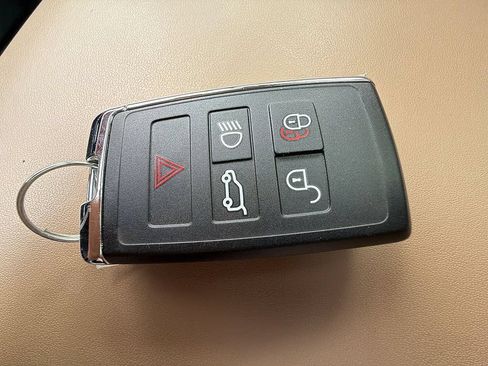 Used 2024 Land Rover Range Rover Sport SE AWD/4WD image 28