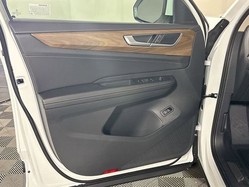 New 2025 Volkswagen Atlas SE image 10