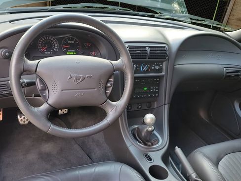 Used 2001 Ford Mustang GT RWD image 16