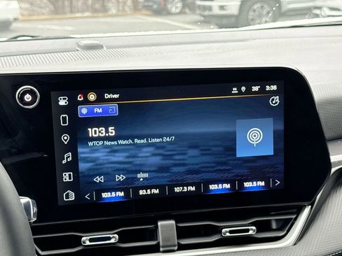 Used 2025 Chevrolet Equinox LT w/ Convenience Package II image 12