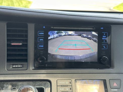 Used 2015 Toyota Sienna XLE image 37