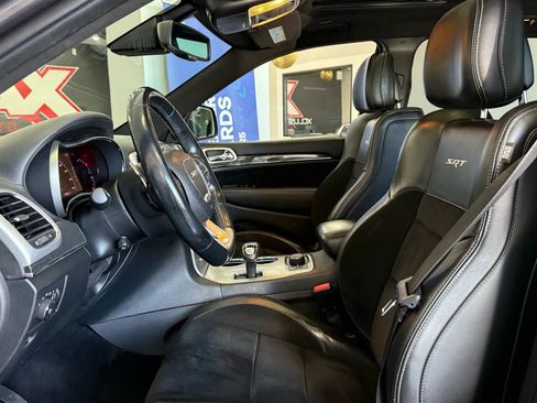 Used 2015 Jeep Grand Cherokee SRT image 8
