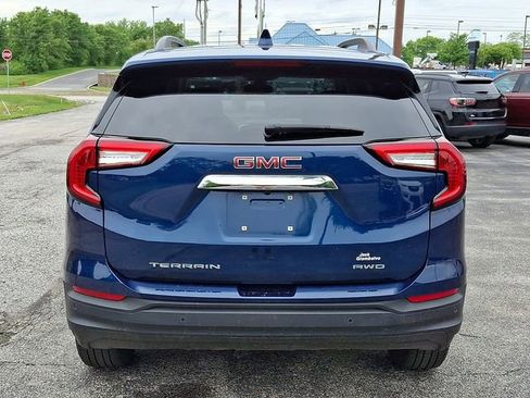 Used 2022 GMC Terrain SLE w/ Driver Convenience Package AWD/4WD image 5