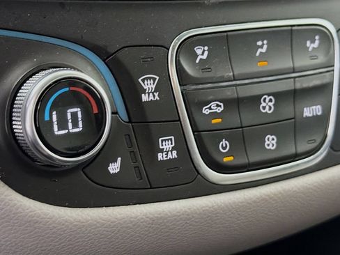 Used 2023 Chevrolet Equinox LT w/ Driver Convenience Package FWD image 25