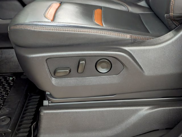 Used 2026 GMC Sierra 2500 AT4 AWD/4WD image 16