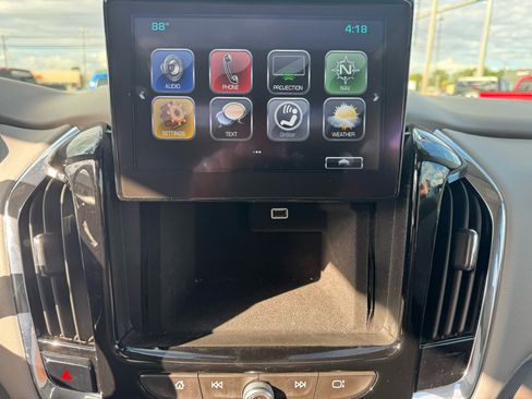 Used 2018 Chevrolet Traverse Premier image 31