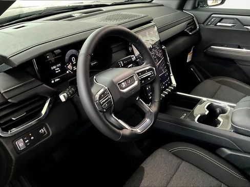 New 2025 GMC Acadia Elevation image 7