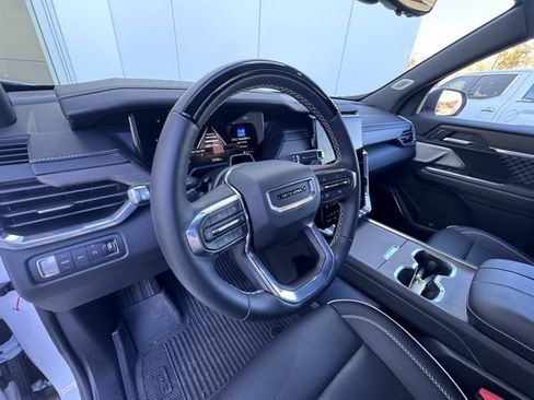 Used 2024 GMC Acadia Denali w/ Super Cruise Package image 13