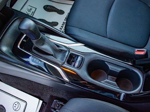 Used 2022 Toyota Corolla LE w/ Carpet Mat Package (TMS) image 26