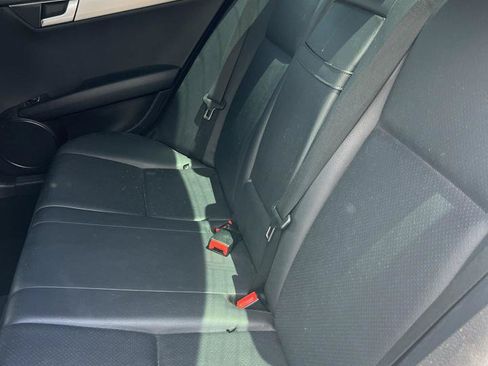 Used 2013 Mercedes-Benz C 250 Sedan image 6