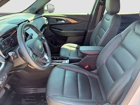 Used 2023 Chevrolet TrailBlazer ACTIV w/ Sun and Liftgate Package FWD image 12