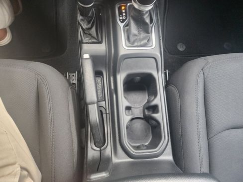 Used 2023 Jeep Wrangler Sport image 31