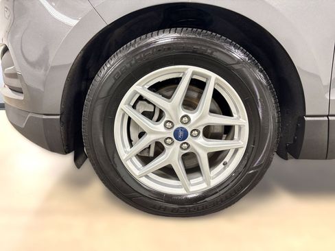 Used 2021 Ford Edge SE image 10