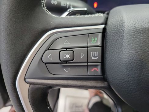 New 2025 Jeep Grand Cherokee Limited w/ Black Appearance Package image 17