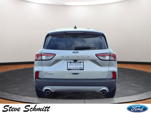 Used 2020 Ford Escape SE image 25