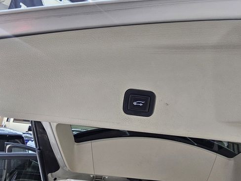 Used 2015 Cadillac SRX Luxury w/ Driver Awareness Package image 14