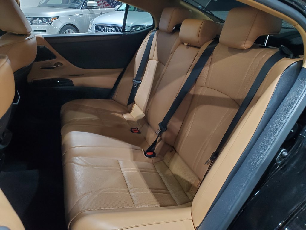 Used 2022 Lexus ES 300h w/ Accessory Package FWD image 23