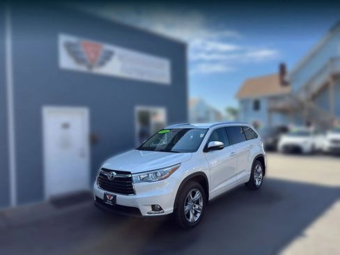 Used 2014 Toyota Highlander Limited AWD/4WD image 4