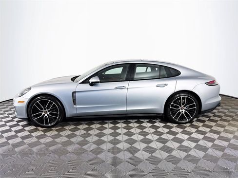 Used 2022 Porsche Panamera 4 Platinum Edition AWD/4WD image 8