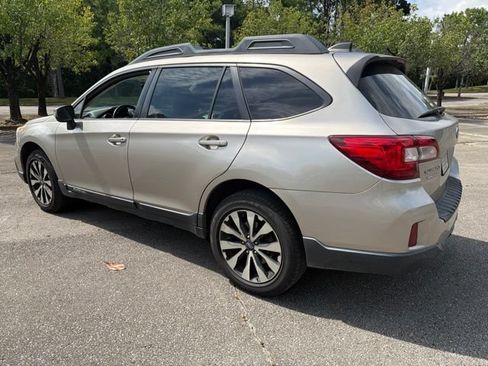 Used 2017 Subaru Outback 2.5i Limited AWD/4WD image 5
