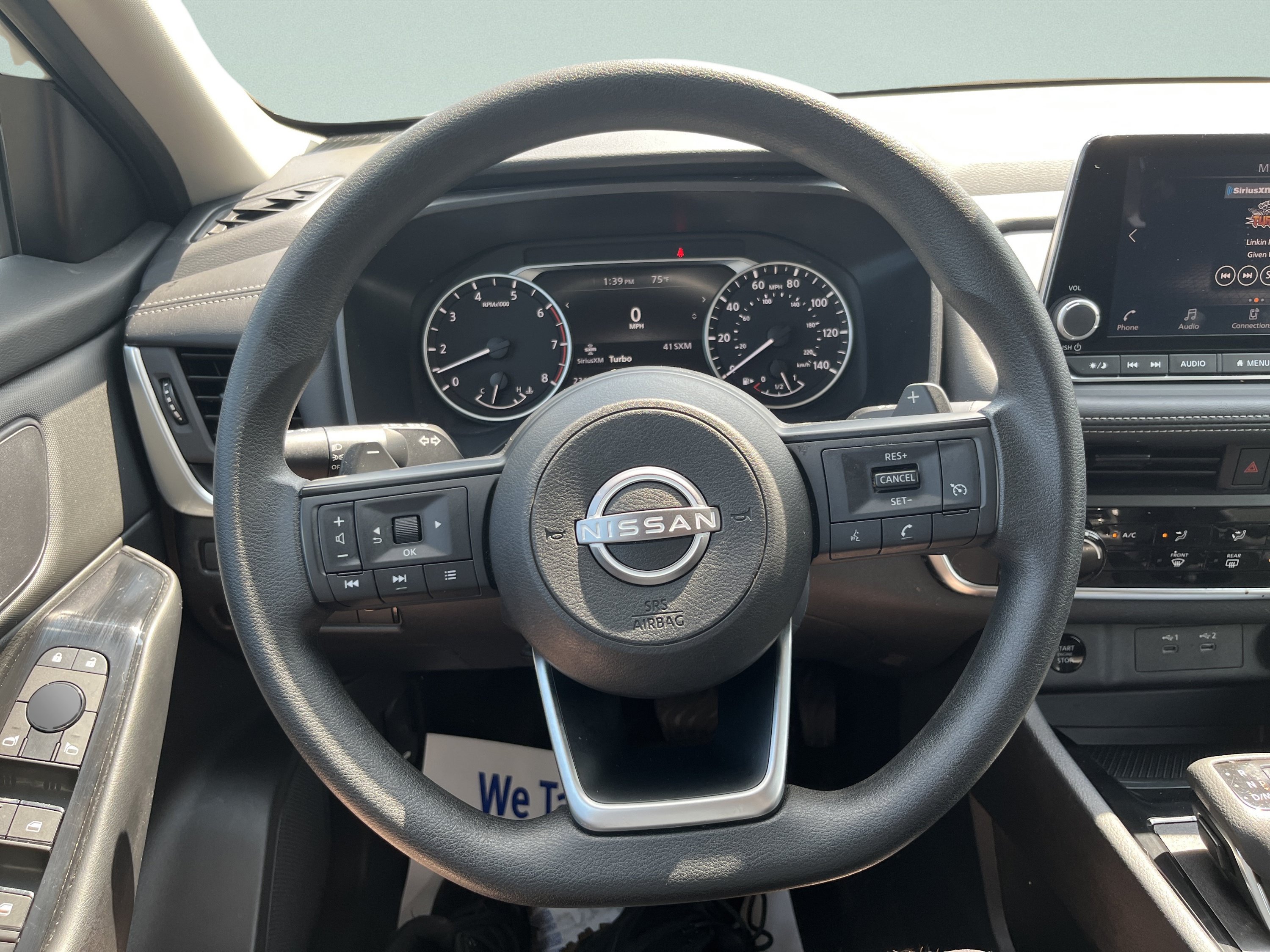 Used 2024 Nissan Rogue S AWD/4WD image 15