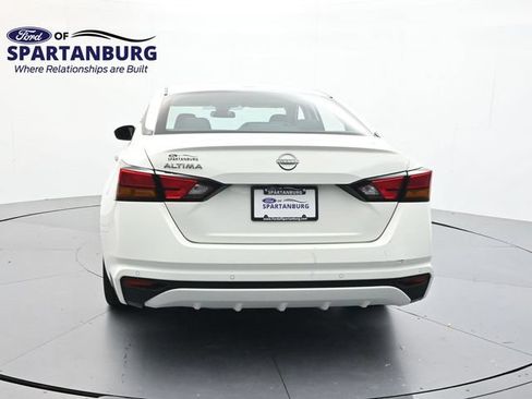 Used 2025 Nissan Altima 2.5 SV FWD image 6