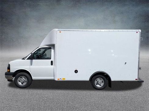 New 2025 Chevrolet Express 3500 w/ Power Convenience Package image 7