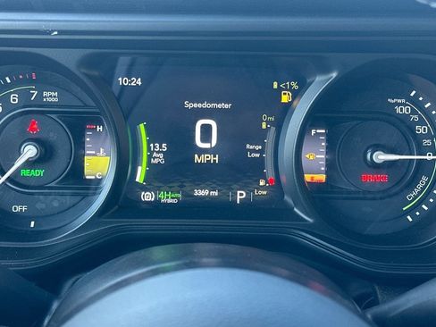 Used 2025 Jeep Wrangler Willys image 19