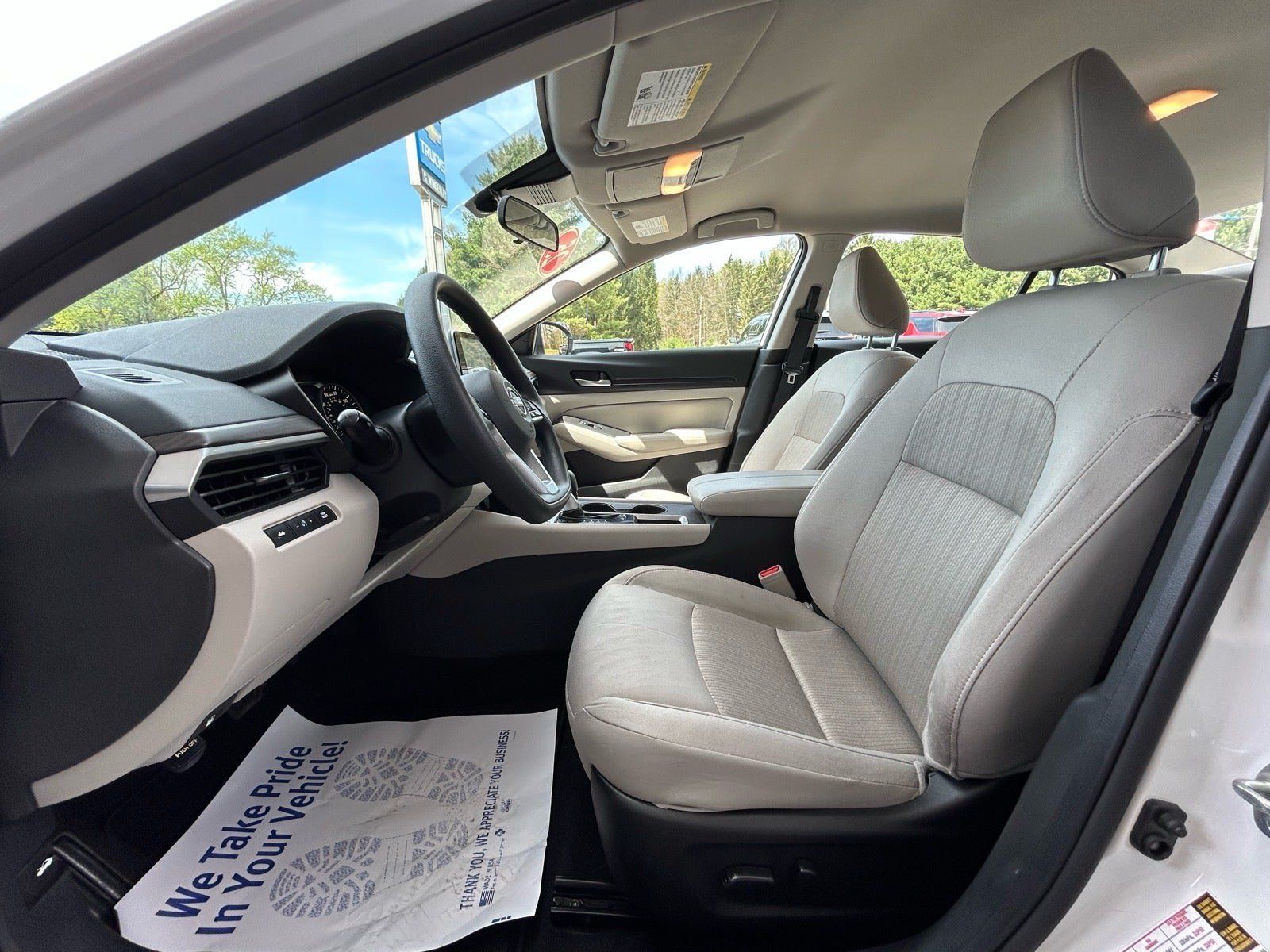 Used 2025 Nissan Altima 2.5 SV FWD image 5