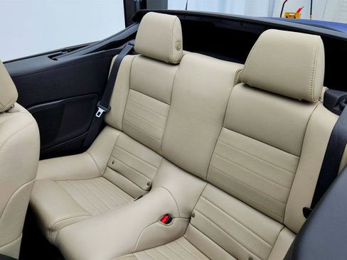 Used 2013 Ford Mustang Premium image 21