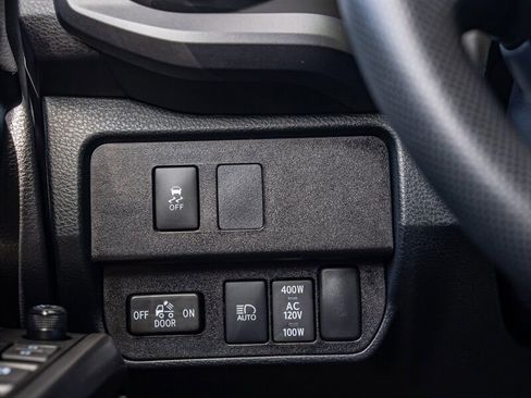 Used 2022 Toyota Tacoma TRD Sport image 32