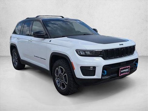 Certified 2023 Jeep Grand Cherokee Trailhawk image 3